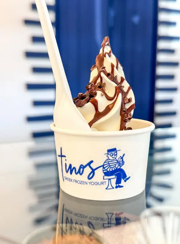 Frozen Yogurt clasico de yogur griego cremoso en Tinos Greek Managua